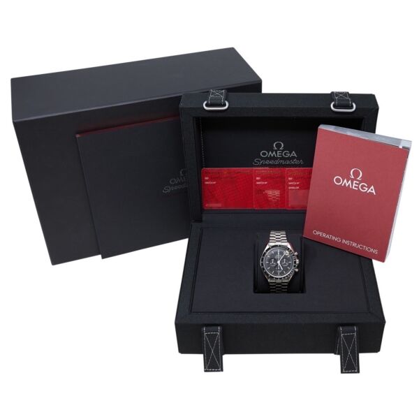 Speedmaster Moonwatch Co-Axial Master Chronometer Steel Black Dial on Bracelet 42mm Complete Set