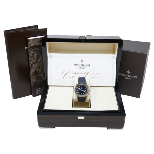 Patek Philippe Aquanaut White Gold Blue Dial on Rubber Strap [with PAPERS] 2021
