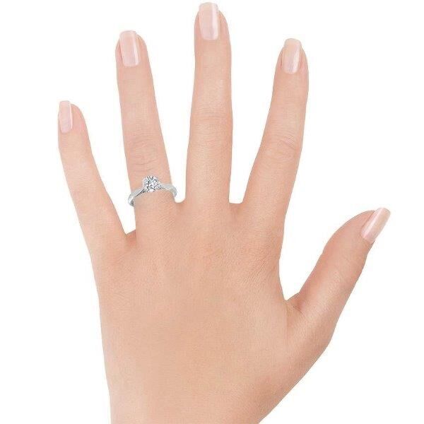 0.2-Carat Round Diamond  set in Solitaire Double Prong