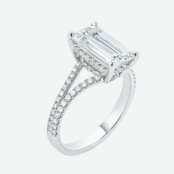 Engagement Ring 2.22ct Emerald Diamond VVS2 GIA set in Platinum