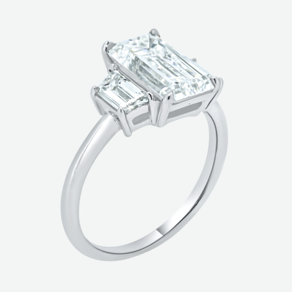 Engagement Ring 2.55ct Emerald Diamond VS2 GIA set in Platinum
