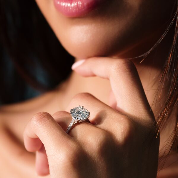 Engagement Ring 4.01ct Round Diamond VS2 (EGL) set in 18K White Gold